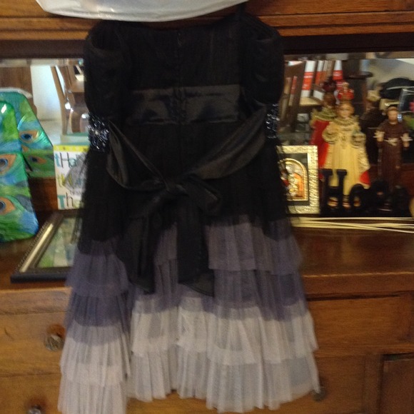 🔳Layered▪️Ombré▪️Short▪️Formal🔳 - Picture 3 of 3