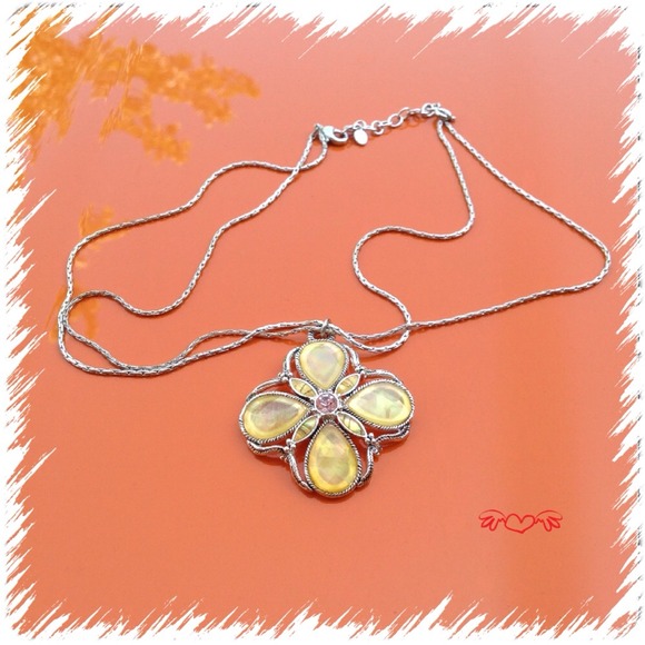 🌾🌼🍂Beautiful Floral Necklace🍂🌼🌾