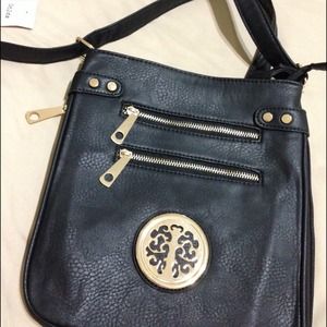 New black croosbody bag