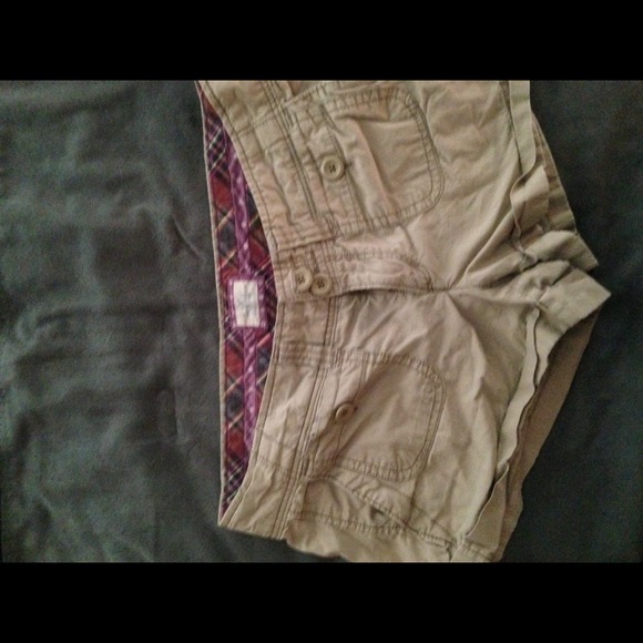American Eagle khaki shorts