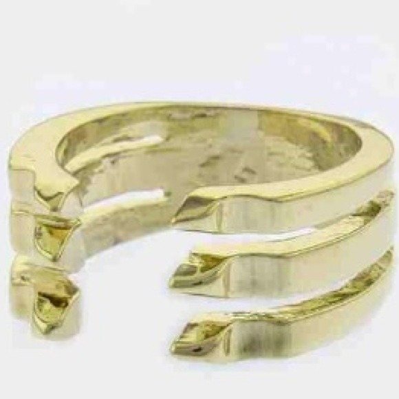 Triple Curved Tip Ring