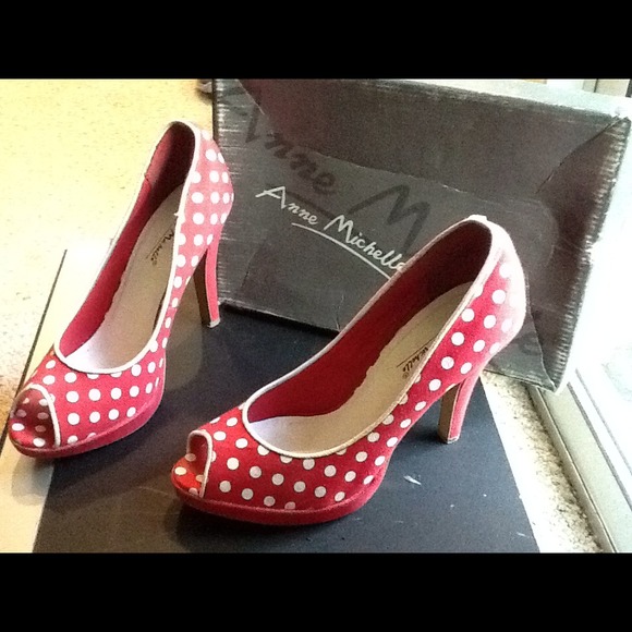 Red- Polka dot pumps!