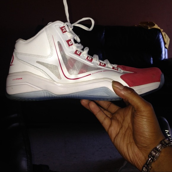 Size 12 Iversons like new. No box