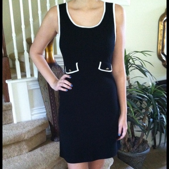 Alice + Olivia Dresses & Skirts - Alice + Olivia Employed Merino Wool k it dress