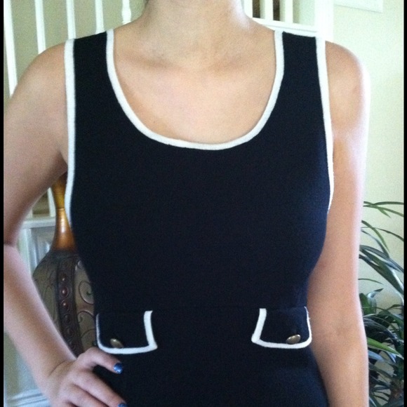 Alice + Olivia Employed Merino Wool k it dress - Picture 2 of 4