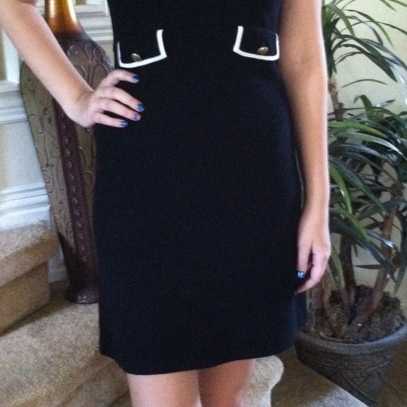 Alice + Olivia Employed Merino Wool k it dress - Picture 4 of 4