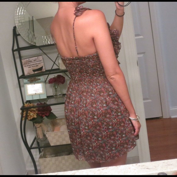 SOLD Floral dress with ruffled shoulder detail - Picture 2 of 3