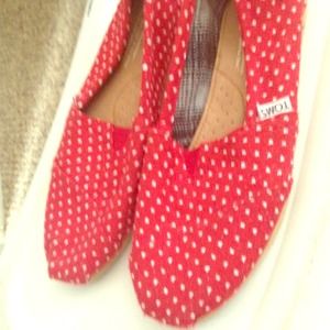 Toms