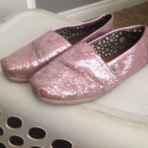 Glitter toms