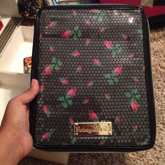Betsy Johnson IPad case