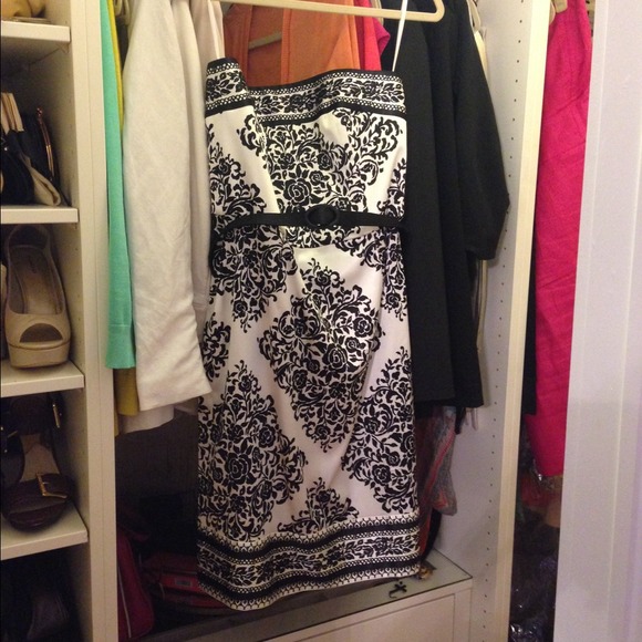 White House Black Market Damask Floral Print Dress