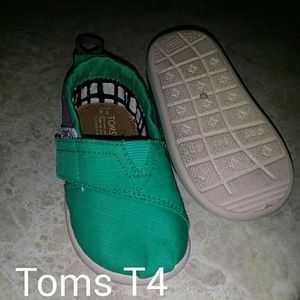 Toms T4