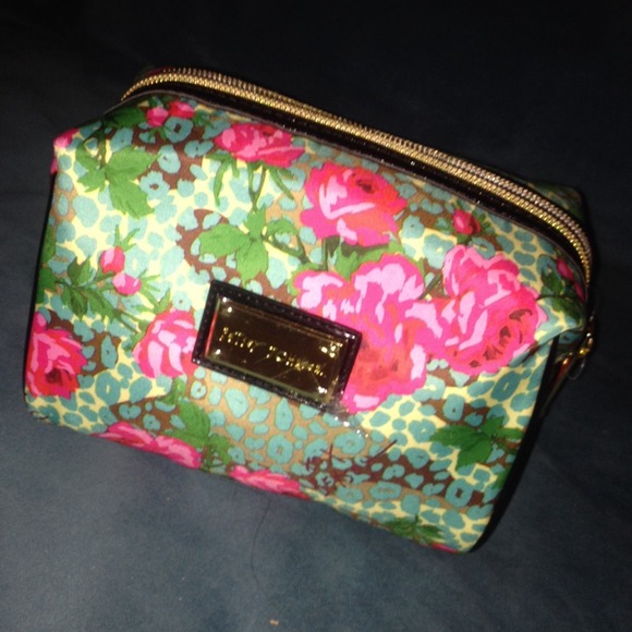 Betsey Johnson Make-up bag BRAND NEW