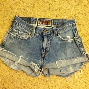 Vintage Levi High waisted shorts