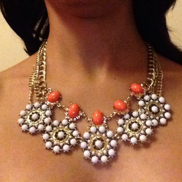 ❌SOLD❌Deco casted necklace - Picture 1 of 3