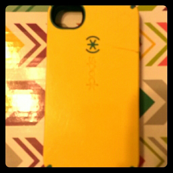 Yellow Iphone 4/4s specks case