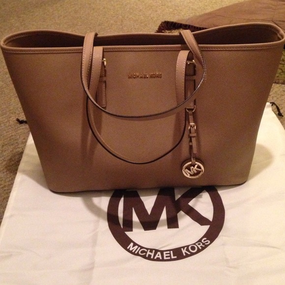 Micheal kors jet set travel tote Authentic SOLD