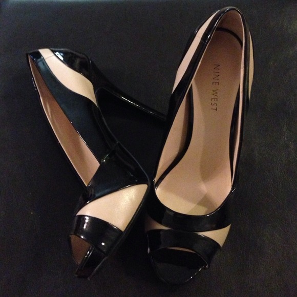 **SOLD** New no tags peep toe heels