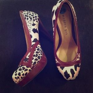 New no tags round toe heels