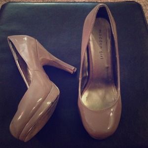 Gently used mauve heels
