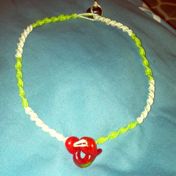 Hemp necklace with glass pendant