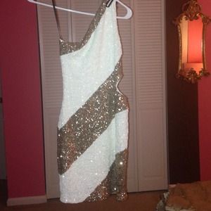 Bebe addiction XXS 1 shoulder short dress