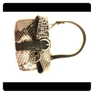 Jessica Simpson clutch