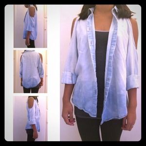 Cut out shoulder denim shirt.💟👍