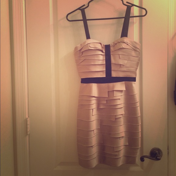 Bebe Taupe tiered cocktail dress w/ black detail