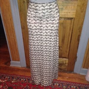 Sold in bundle: Maxi skirt