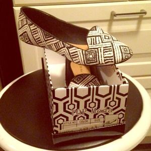 Sold in bundle: Flats