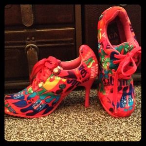 Bundle necklace and heals