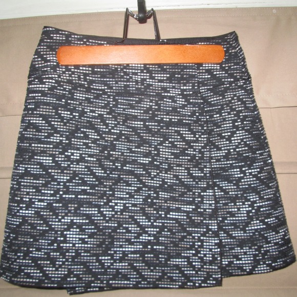 BLACK WRAP SKIRT