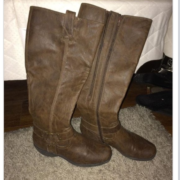 Super cute brown boots