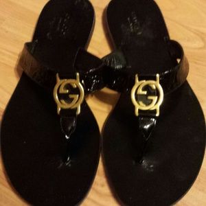 Black gucci sandal