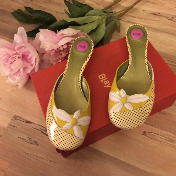 Blay patent leather shoes