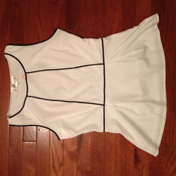 👯sold👯Francesca's Peplum Top w Leather Trim - Picture 3 of 5