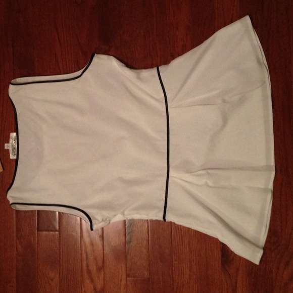 👯sold👯Francesca's Peplum Top w Leather Trim - Picture 4 of 5