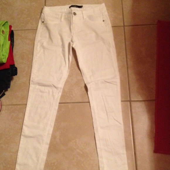 White skinny jeans