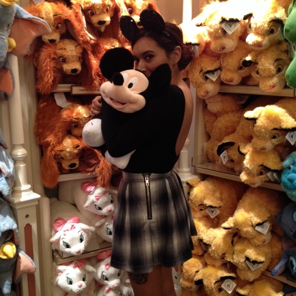 💛🎃ABOUT YOUR SELLER/BUYER🎃💛 - Picture 2 of 4