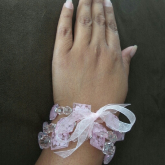 Pink and clear bracelet - Picture 3 of 3