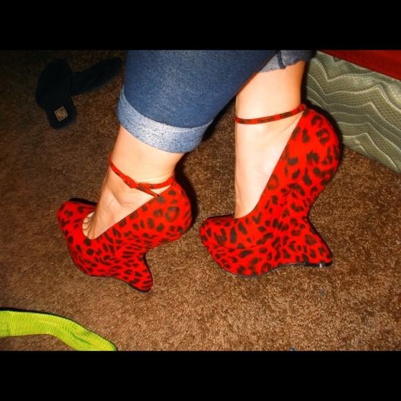 Leopard heeless wedge
