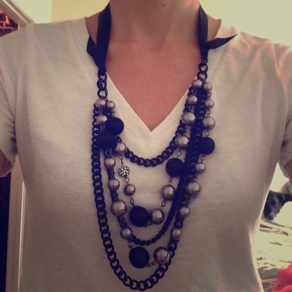 Beaded express necklace