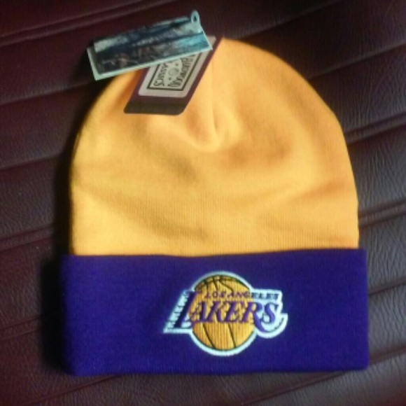 Mitchell and Ness Skully
