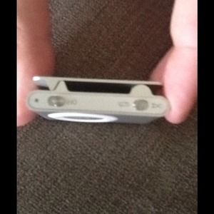 I pod shuffle THIS IS FOR LALAMARIE