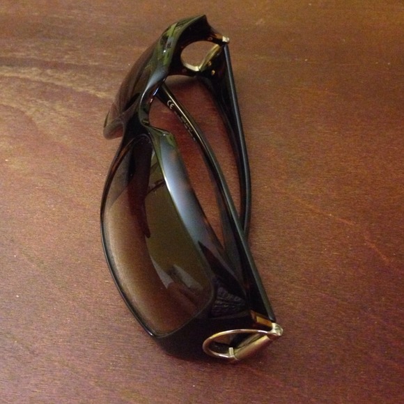 Gucci sunglasses - Picture 2 of 2