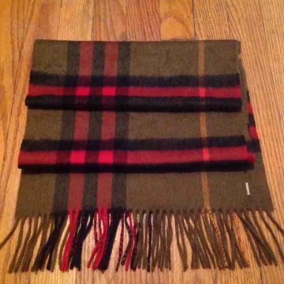 *SOLD* NWOT Burberry London Giant Scarf