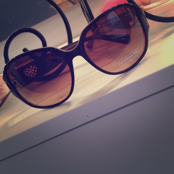 💕BRAND NEW COACH SUNGLASSES **price reduced**