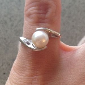 Sterling silver and pearl ring