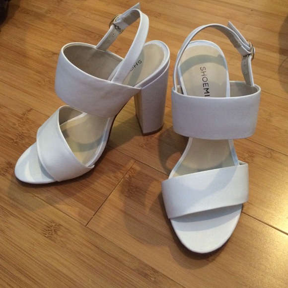 Fresh white 4-inch heeled sandals!